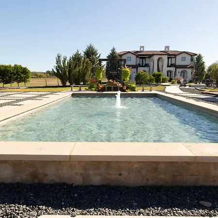 Barons Creek Vineyards Hotel